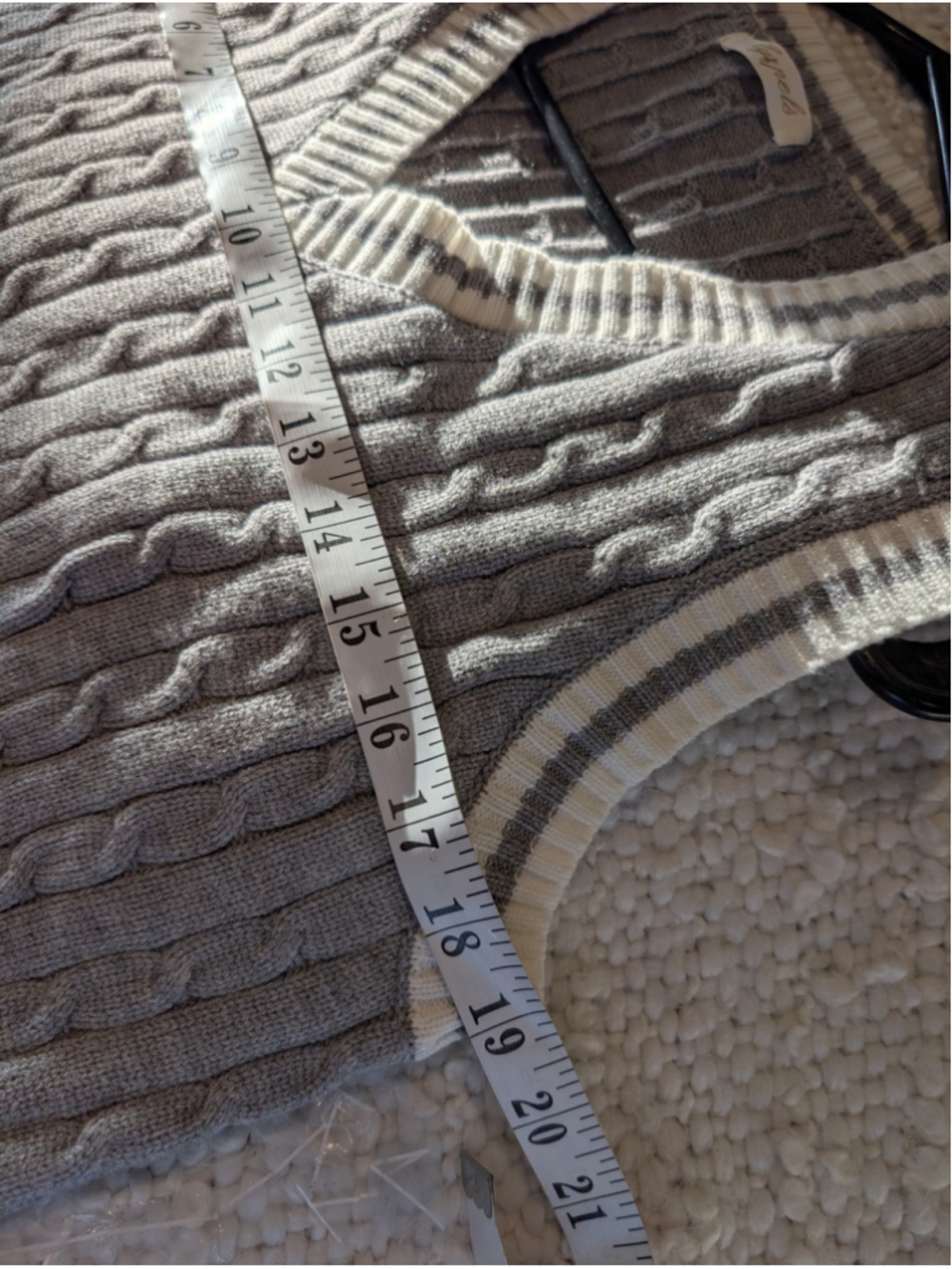 666 - Hyspels Gray Cable Knit Sweater Vest V-Neck Preppy Fall Layering - Picture 5 of 6